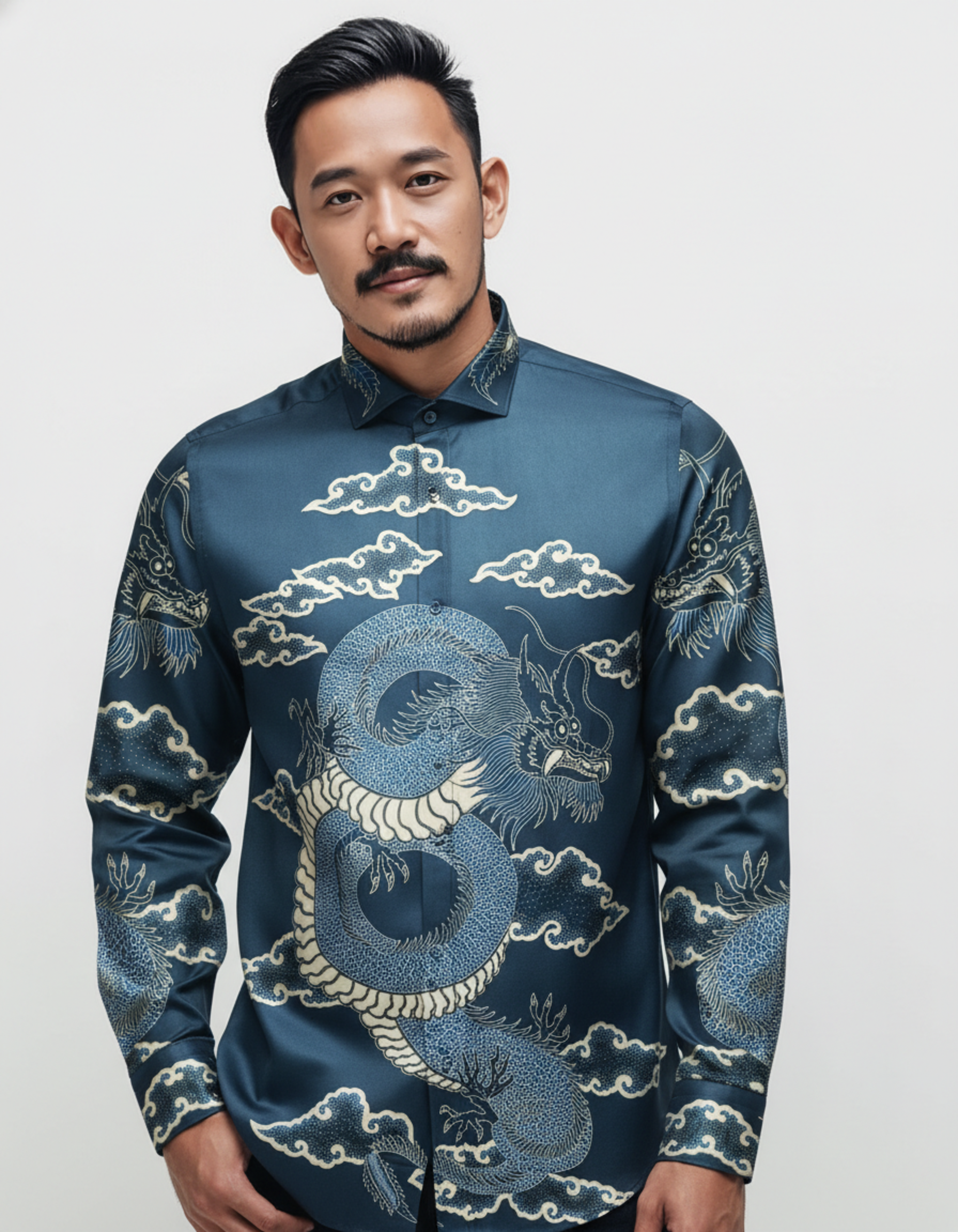 Kain batik pola kemeja motif naga biru agung di antara awan, bahan katun primis yang elegan dengan nuansa samudra.
